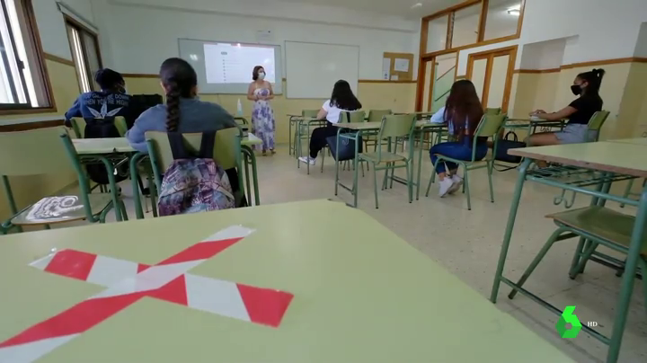 El conselleiro de Educación pide prudencia ante la vuelta a las aulas en "un momento complejo" El conselleiro de Educación pide prudencia ante la vuelta a las aulas en "un momento complejo"