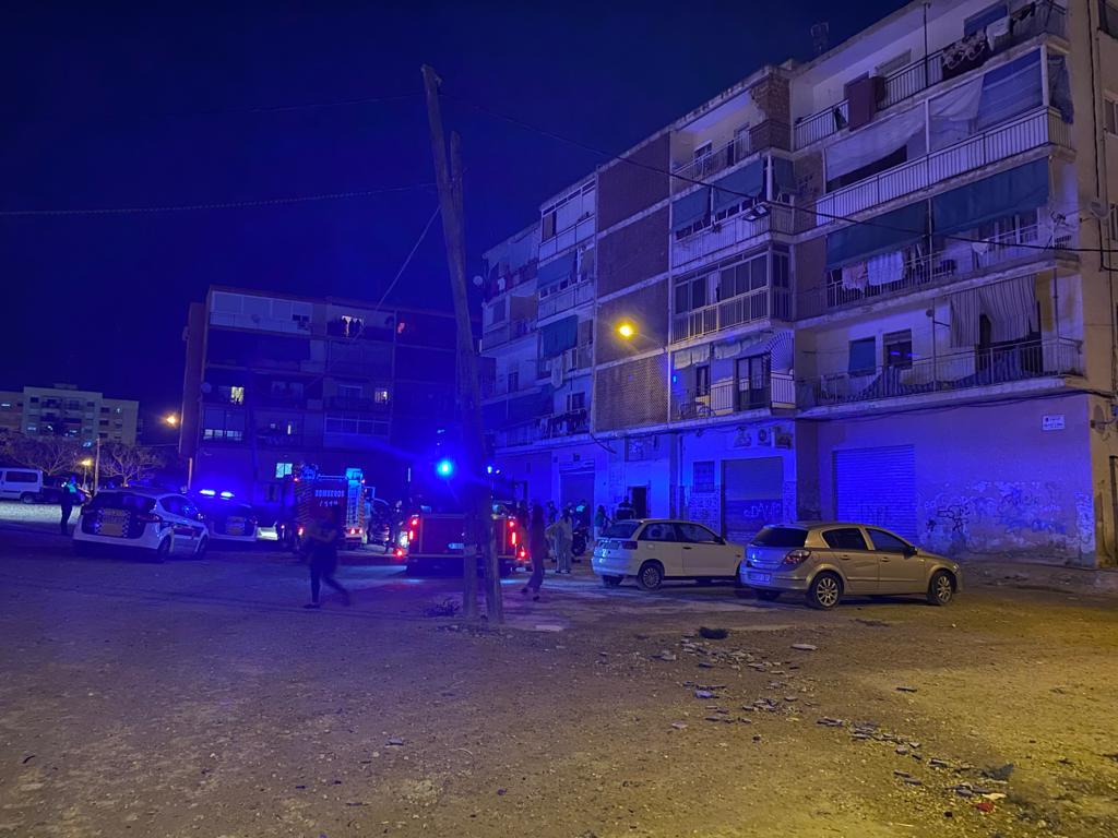 Efectivos del SPEIS sofocan un incendio en un cuadro eléctrico en un bloque de viviendas sin heridos Efectivos del SPEIS sofocan un incendio en un cuadro eléctrico en un bloque de viviendas sin heridos