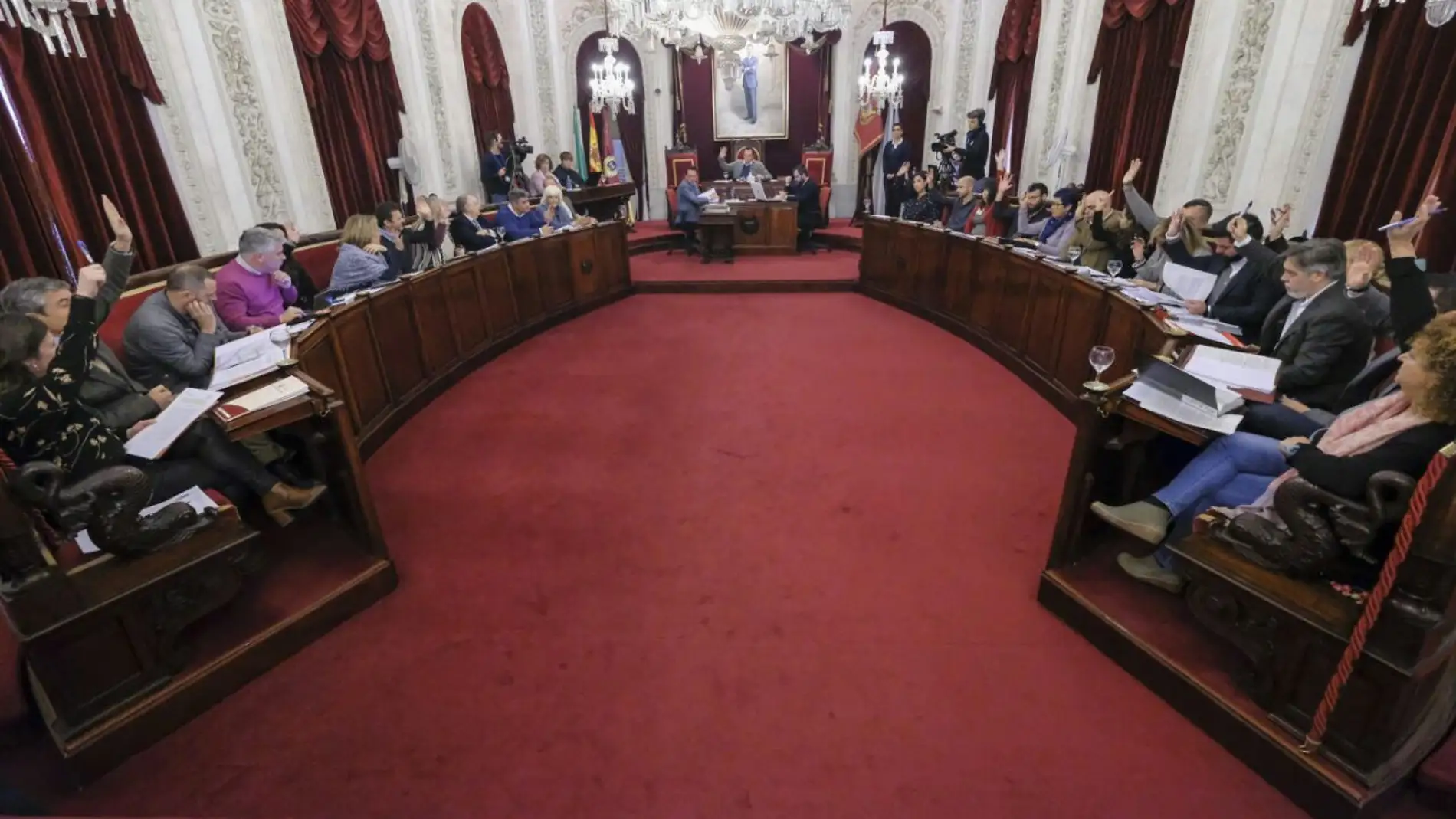 Una imagen del Pleno de Cádiz en su formato presencial