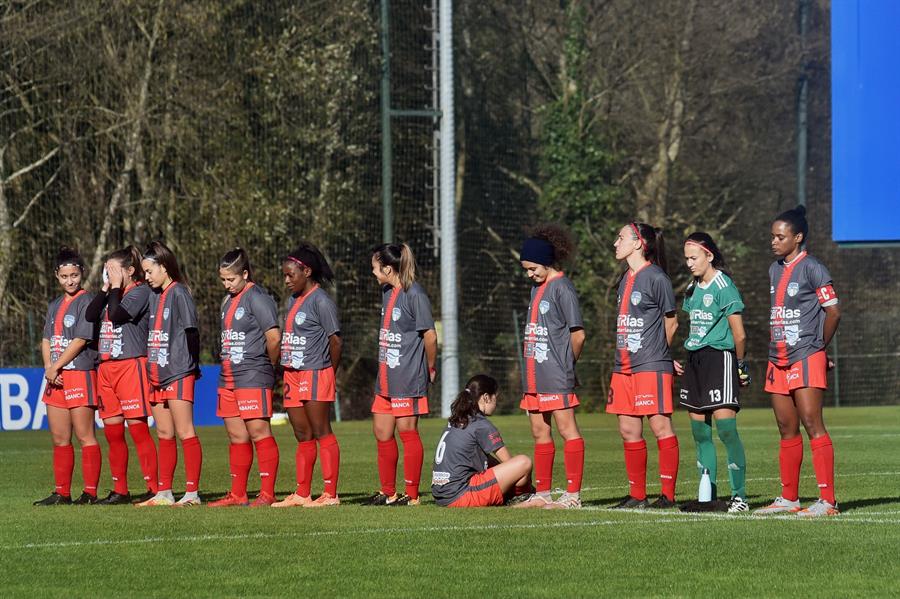 Amenazan de muerte a la futbolista que no guardó un minuto de silencio por Maradona Amenazan de muerte a la futbolista que no guardó un minuto de silencio por Maradona