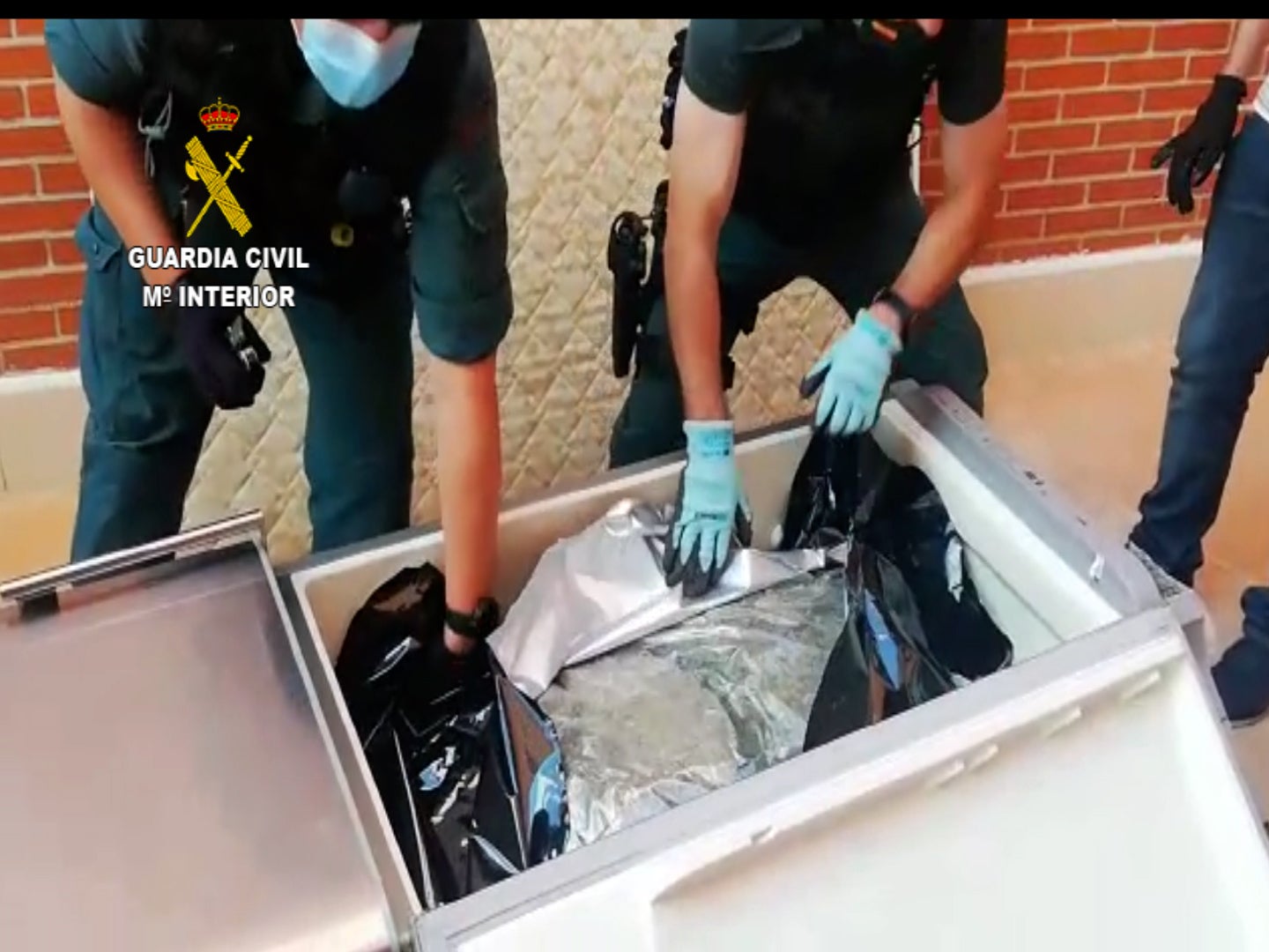 La Guardia Civil de Ciudad Real detiene a 14 personas en una operación antidroga La Guardia Civil de Ciudad Real detiene a 14 personas en una operación antidroga