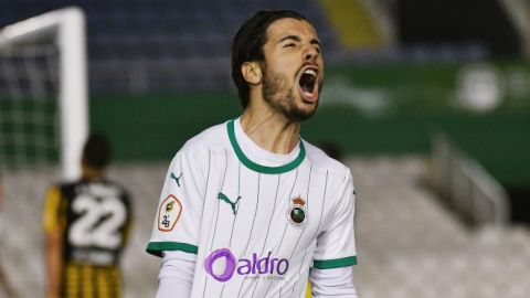 Mart&iacute;n Solar, futbolista del Racing de Santander. Segunda B.