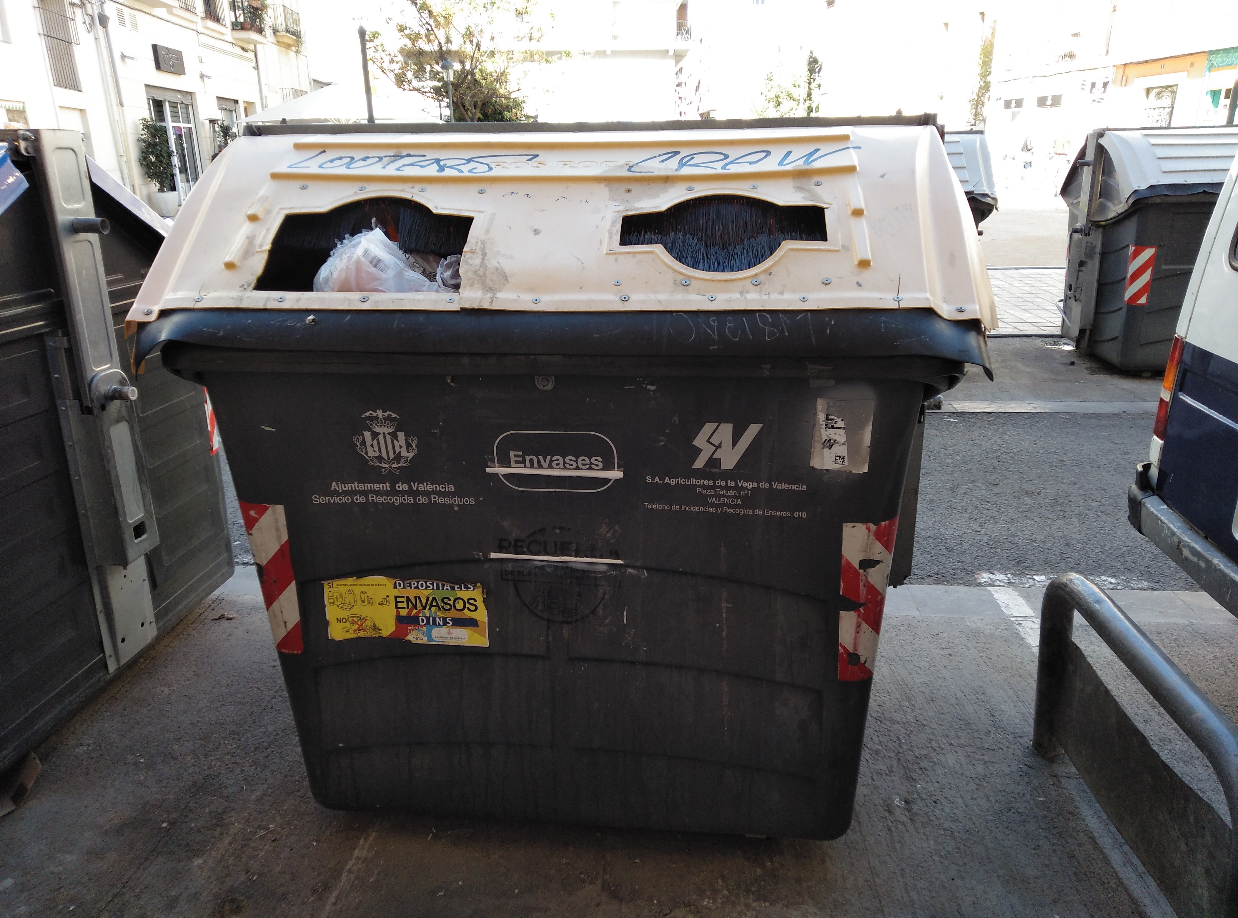 El Ayuntamiento de València recompensará a quienes reciclen sus envases El Ayuntamiento de València recompensará a quienes reciclen sus envases