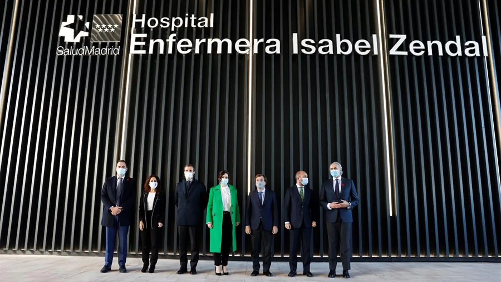 Ayuso, Casado o Martínez-Almeida, en la inauguración del hospital Enfermera Isabel Zendal.