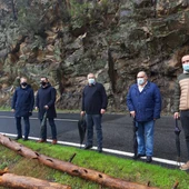 O Psoe denuncia a "grave perigosidade" da OU-0305 na que caen pedras e árbores a estrada O Psoe denuncia a "grave perigosidade" da OU-0305 na que caen pedras e árbores a estrada
