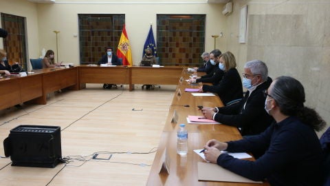 Reuni&oacute;n de los agentes sociales para subir el SMI