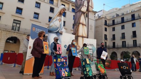 Un momento de la presentación de la campaña en la Plaza del Ayuntamiento