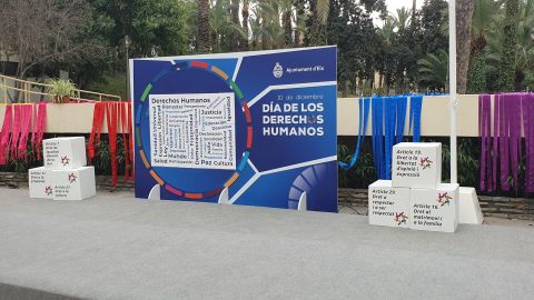 Escenario celebraci&oacute;n D&iacute;a MUndial de los Derechos Humanos en Elche