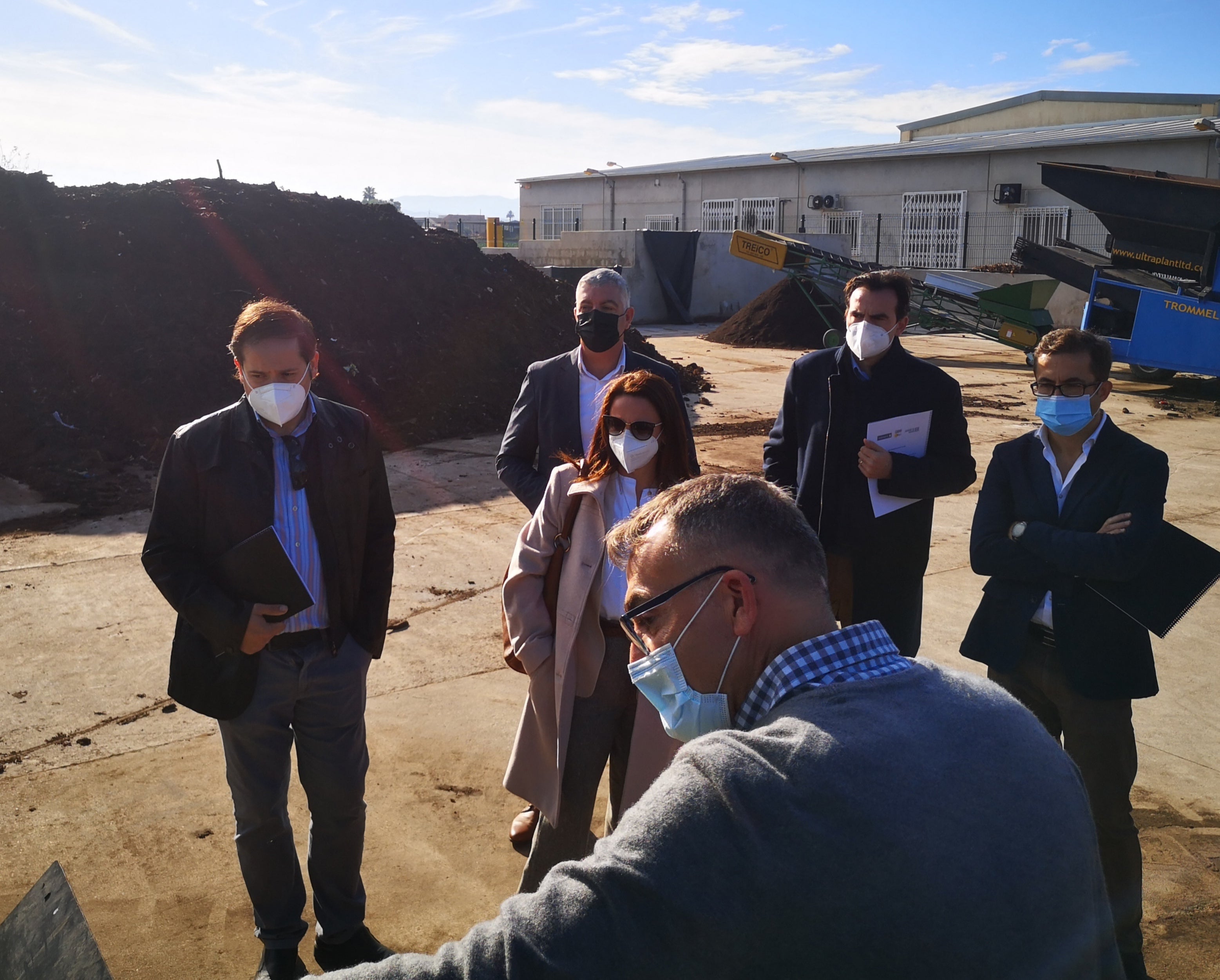 Hidraqua y la UMH concluyen el estudio para desarrollar compost a escala industrial procedente de lodos de depuradora Hidraqua y la UMH concluyen el estudio para desarrollar compost a escala industrial procedente de lodos de depuradora