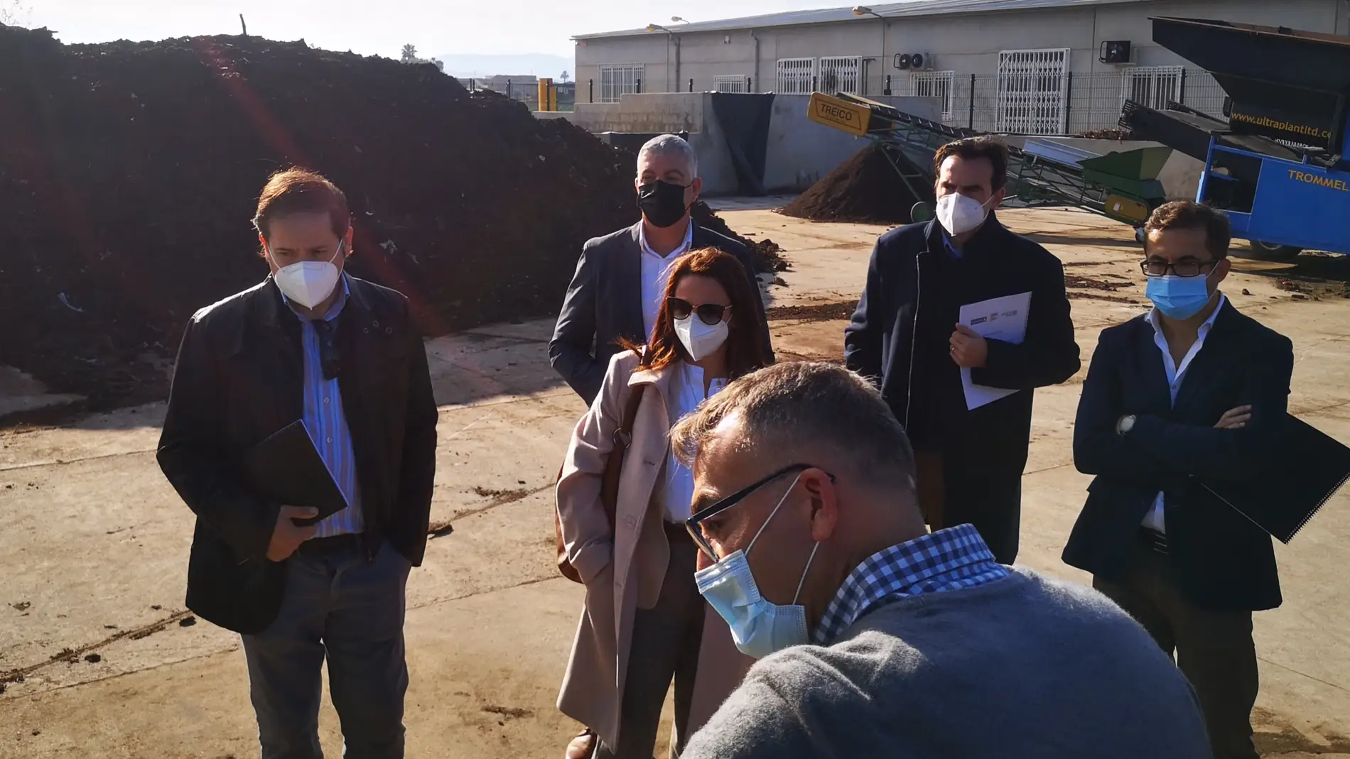Hidraqua y la UMH concluyen el estudio para desarrollar compost a escala industrial procedente de lodos de depuradora 