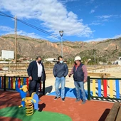 Ángel Noguera, concejal de Infraestructuras de Orihuela, con Raúl Pardines, alcalde pedáneo de Raiguero de Bonanza han visitado el parque de esta pedanía de Orihuela Ángel Noguera, concejal de Infraestructuras de Orihuela, con Raúl Pardines, alcalde pedáneo de Raiguero de Bonanza han visitado el parque de esta pedanía de Orihuela