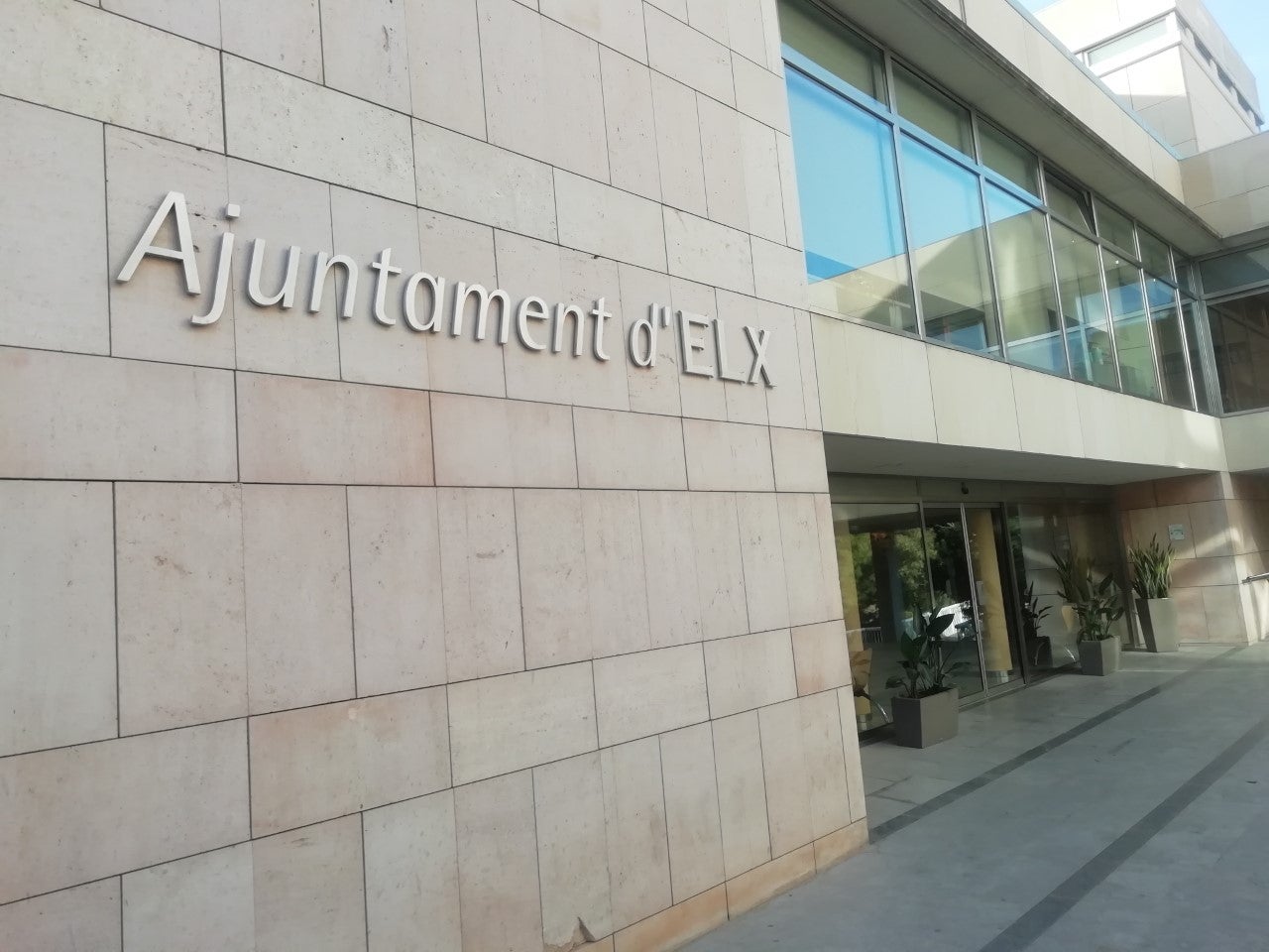 CCOO cuestiona en Elche la plantilla de ‘asesores’ del Ayuntamiento y la pone en manos de sus servicios jurídicos CCOO cuestiona en Elche la plantilla de ‘asesores’ del Ayuntamiento y la pone en manos de sus servicios jurídicos