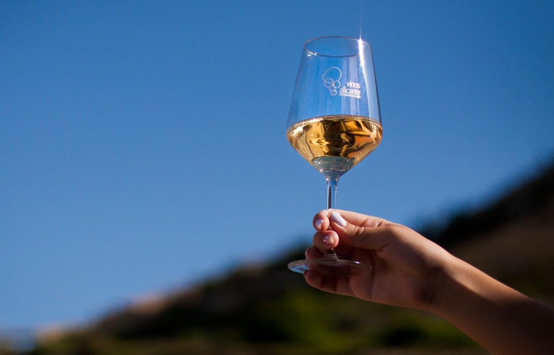 La D.O.P Vinos de Alicante propone un brindis colectivo para despedir el 2020 La D.O.P Vinos de Alicante propone un brindis colectivo para despedir el 2020