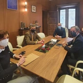Reunión del Ayuntamiento y Cámara de Comercio, sobre los bonos de consumo. Reunión del Ayuntamiento y Cámara de Comercio, sobre los bonos de consumo.