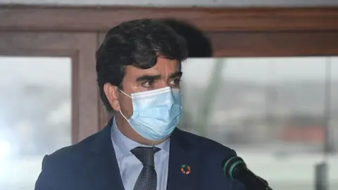 Martín Fernández Prado apela al diálogo para abordar el futuro de los muelles interiores Martín Fernández Prado apela al diálogo para abordar el futuro de los muelles interiores