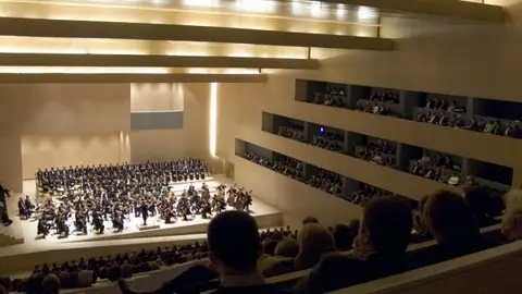 FOTO DE ARCHIVO || Gustavo Gimeno dirige obras de Bethoven y Bruckner con la Orquestra de la Comunitat en Castelló FOTO DE ARCHIVO || Gustavo Gimeno dirige obras de Bethoven y Bruckner con la Orquestra de la Comunitat en Castelló
