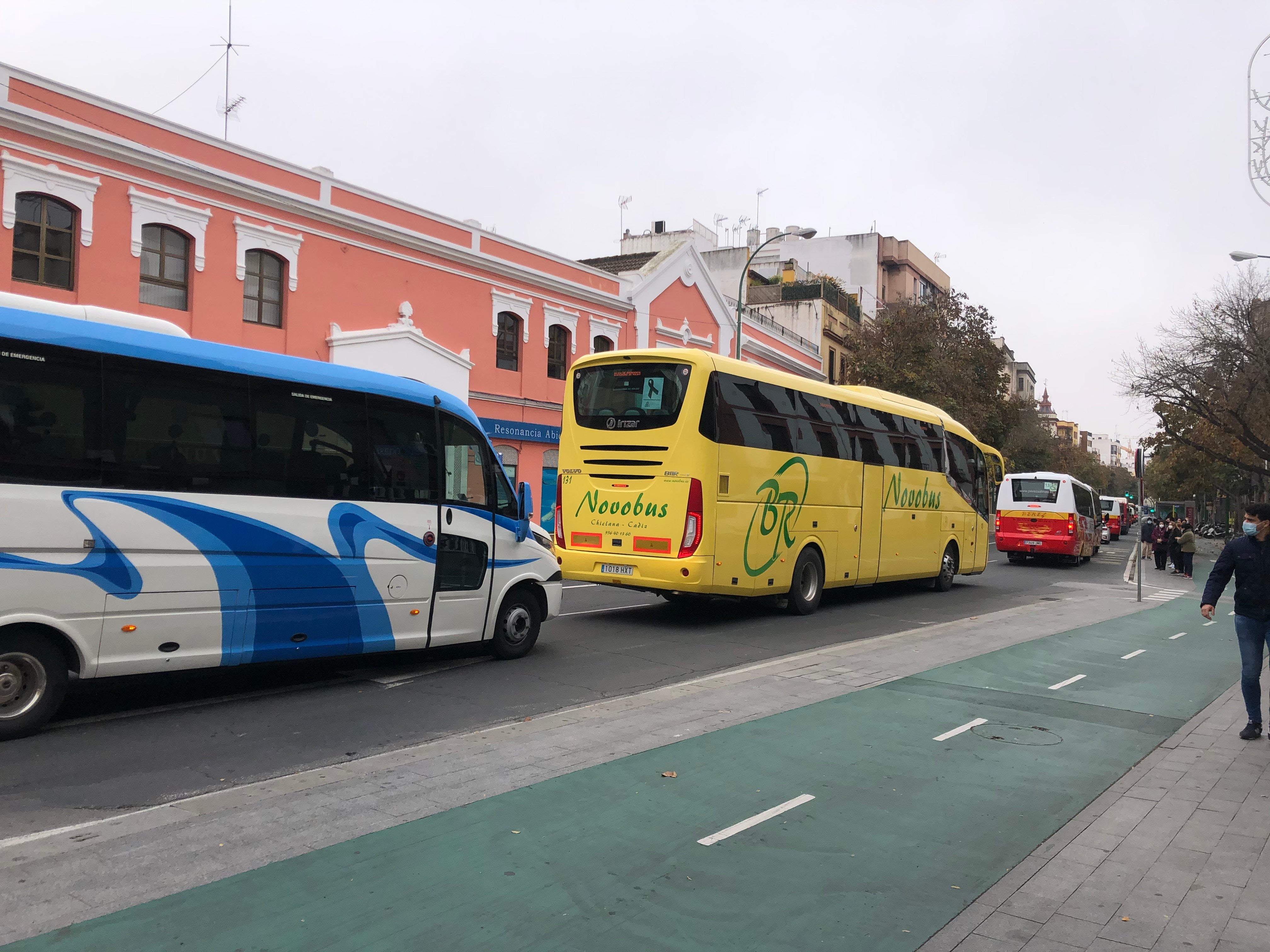 El sector del transporte por carretera colapsa Sevilla "por un plan de salvación" El sector del transporte por carretera colapsa Sevilla "por un plan de salvación"