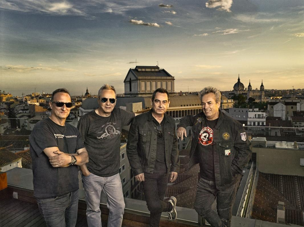 Hombres G: "Las circunstancias me han hecho reflexionar y por eso el nuevo disco es el más especial de estos últimos 20 años" Hombres G: "Las circunstancias me han hecho reflexionar y por eso el nuevo disco es el más especial de estos últimos 20 años"