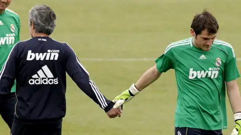 Iker Casillas con Mourinho durante su etapa en el Real Madrid. Iker Casillas con Mourinho durante su etapa en el Real Madrid.