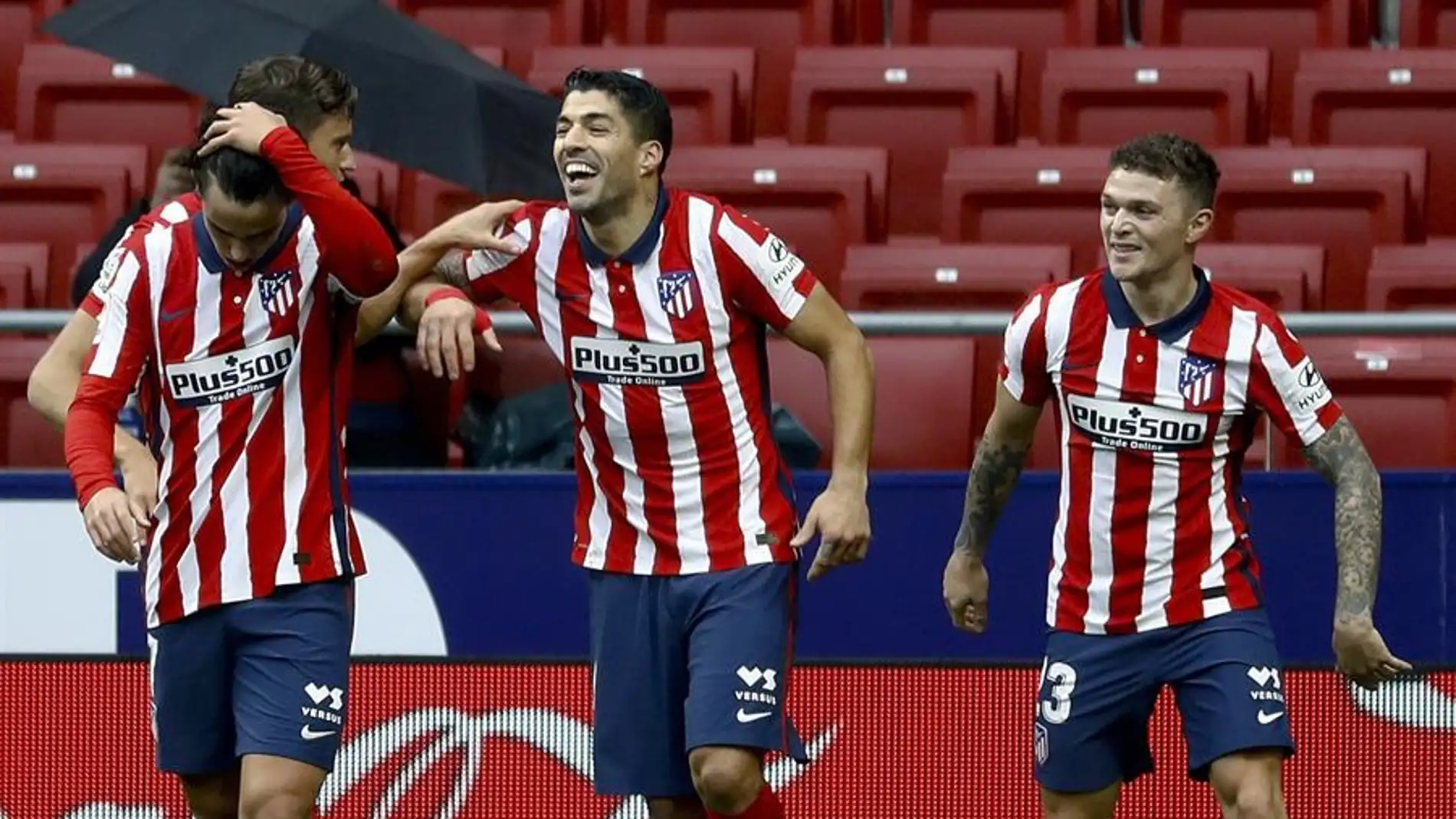 El Atlético, más líder, tras ganar al Elche con un gol de Luis Suárez 