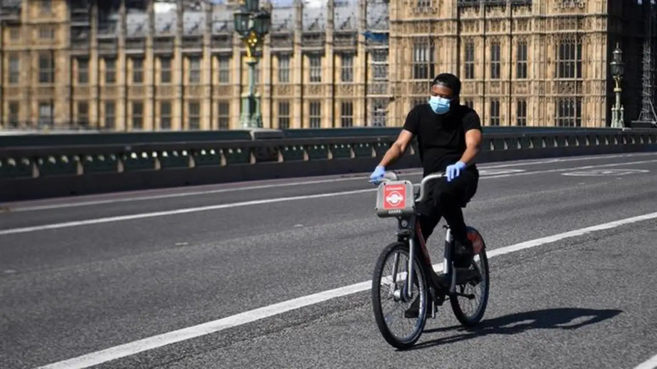 A3 Noticias Fin de Semana (19-12-20) Una cepa de contagio acelerado de coronavirus provoca el confinamiento total de Londres y el sureste de Reino Unido A3 Noticias Fin de Semana (19-12-20) Una cepa de contagio acelerado de coronavirus provoca el confinamiento total de Londres y el sureste de Reino Unido