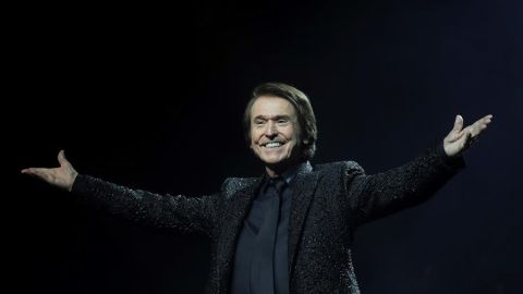 El concierto de Raphael en el Wizink Center con 5.000 asistentes incendia las redes