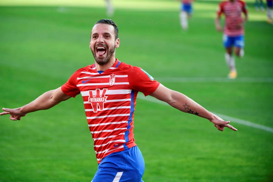 Un doblete de Soldado relanza al Granada que pasa a zona europea Un doblete de Soldado relanza al Granada que pasa a zona europea