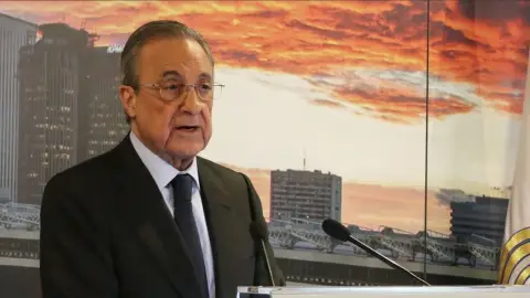 Deportes Antena 3 (20-12-20) Florentino Pérez: "El fútbol necesita un nuevo impulso y ahí estará el Real Madrid" Deportes Antena 3 (20-12-20) Florentino Pérez: "El fútbol necesita un nuevo impulso y ahí estará el Real Madrid"
