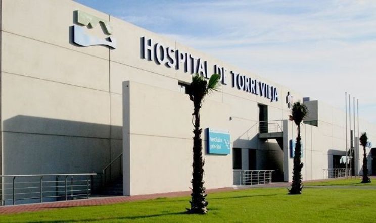 Enrique Martínez, fisioterapéuta del Hospital nos comenta en qué consiste y la satisfacción de los pacientes Enrique Martínez, fisioterapéuta del Hospital nos comenta en qué consiste y la satisfacción de los pacientes