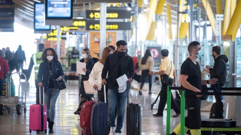 Navidad, nuevas medidas por coronavirus en Espa&ntilde;a y confinamiento en Reino Unido: &uacute;ltimas noticias de la Covid-19 hoy