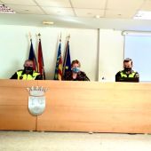 El Inspector Jefe, ha destacado que “Albatera tiene unos 65 kilómetros cuadrados de término municipal, con un diseminado de 18 polígonos que recogen unas 1.500 viviendas, lo que supone, que los mapas físicos no ofrecen una visión detallada del itinerario” 