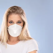 mujer con mascarilla mujer con mascarilla