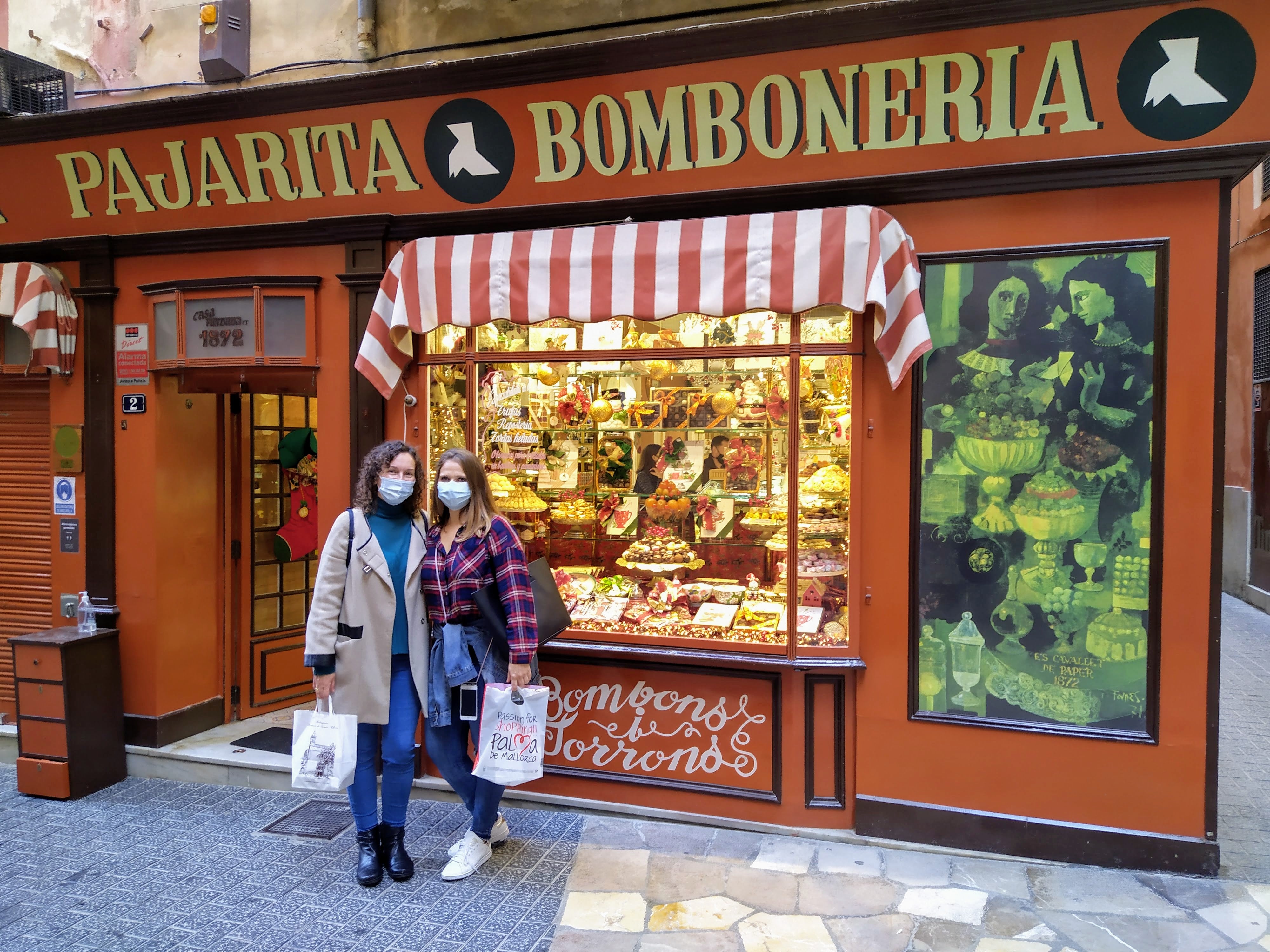 "Llevo tres meses en Palma y me he enamorado del pequeño comercio: de sus escaparates, sus productos y sus gentes" "Llevo tres meses en Palma y me he enamorado del pequeño comercio: de sus escaparates, sus productos y sus gentes"