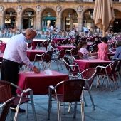 Mesas y sillas de bares y restaurantes tras la llegada del coronavirus