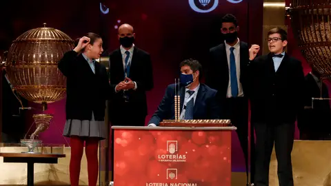 Momento del sorteo de la Lotería de Navidad.