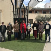 La iniciativa de este Ayuntamiento de reutilizar materiales para realizar decoración navideña da un paso en el reciclaje La iniciativa de este Ayuntamiento de reutilizar materiales para realizar decoración navideña da un paso en el reciclaje