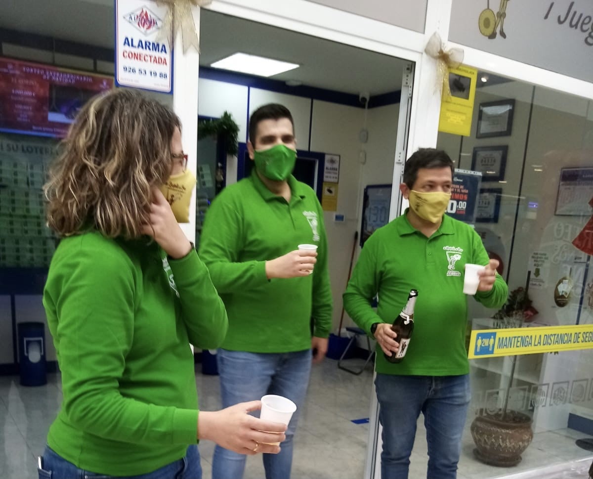 El Quijote de Oro de Alcázar reparte un quinto premio de la Lotería de Navidad El Quijote de Oro de Alcázar reparte un quinto premio de la Lotería de Navidad