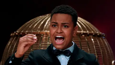 Alexander René Herrera canta el 72897, agraciado con el Gordo del Sorteo Extraordinario de la Lotería de Navidad Alexander René Herrera canta el 72897, agraciado con el Gordo del Sorteo Extraordinario de la Lotería de Navidad