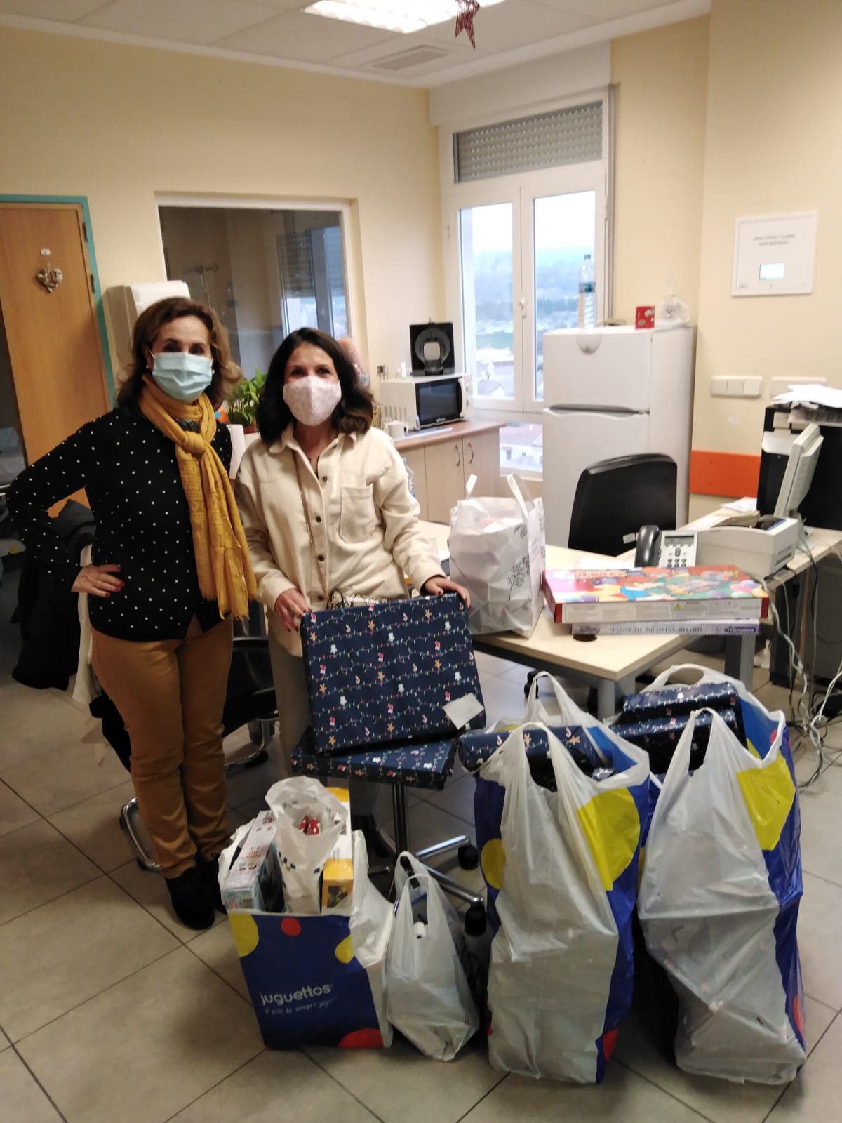 Las Supernenas hacen llegar sus regalos a la planta de pediatría oncológica del Hospital de Toledo Las Supernenas hacen llegar sus regalos a la planta de pediatría oncológica del Hospital de Toledo