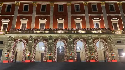 El Ayuntamiento, iluminado por Navidad