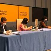 Momento de la firma del convenio con Defensa Momento de la firma del convenio con Defensa