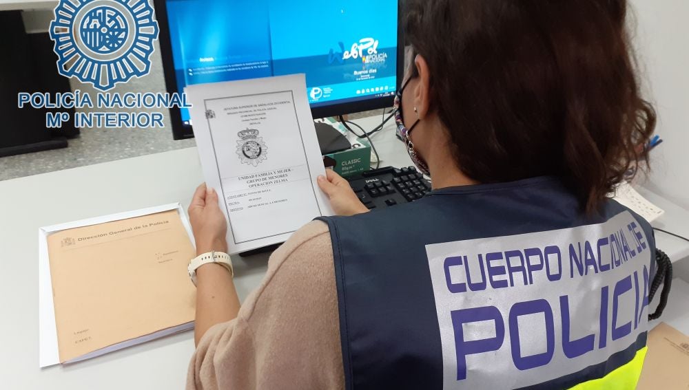 La Policía Nacional detiene en Sevilla a un hombre de 50 años por abusar sexualmente de cuatro menores La Policía Nacional detiene en Sevilla a un hombre de 50 años por abusar sexualmente de cuatro menores