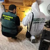 La Guardia Civil investiga la muerte de una joven de 26 años con un disparo en la cabeza La Guardia Civil investiga la muerte de una joven de 26 años con un disparo en la cabeza