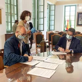 El alcalde de El Puerto, Germán Beardo, en la firma del convenio El alcalde de El Puerto, Germán Beardo, en la firma del convenio