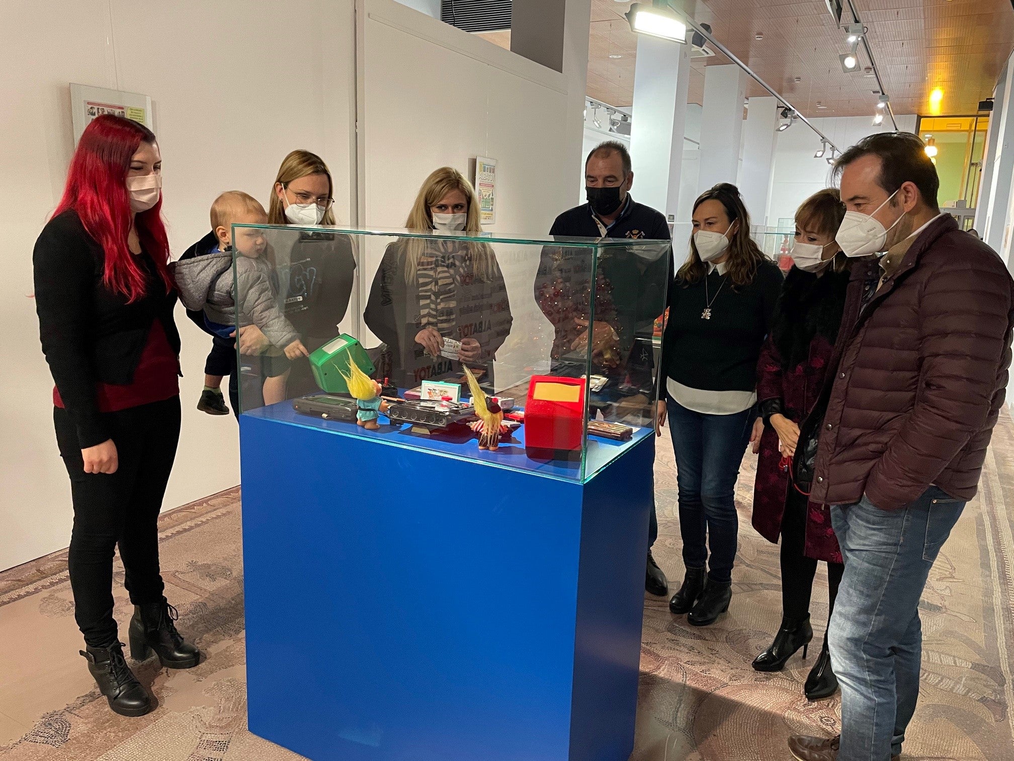 Juguetes del siglo XX, en una exposición navideña Juguetes del siglo XX, en una exposición navideña