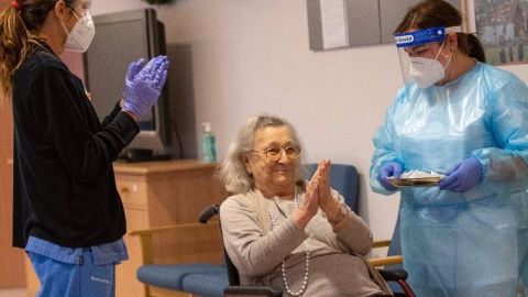Avelina Serrano, la primera vacunada contra la COVID-19 en Baleares