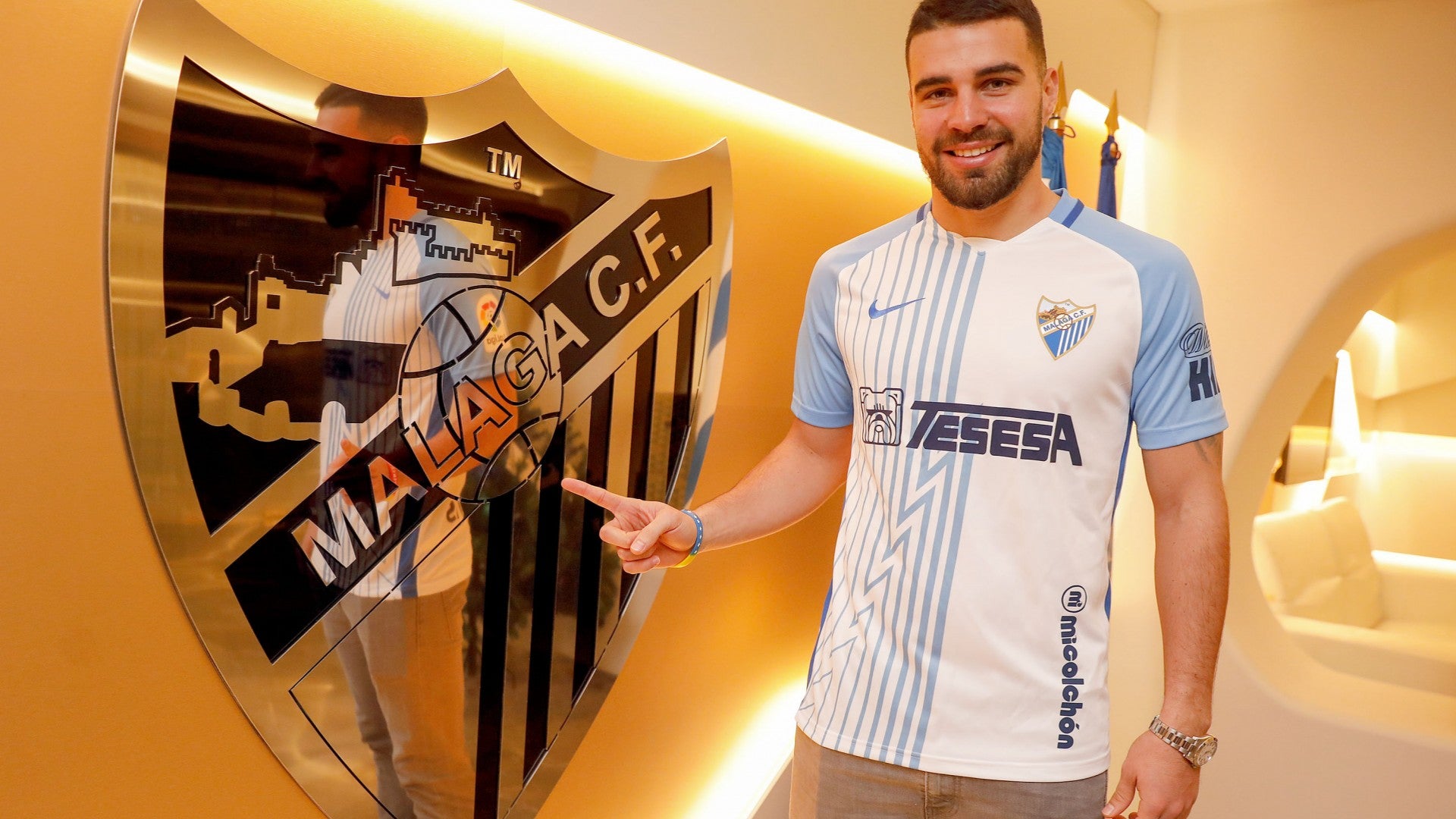 Ya es oficial la llegada de Alex González Ya es oficial la llegada de Alex González