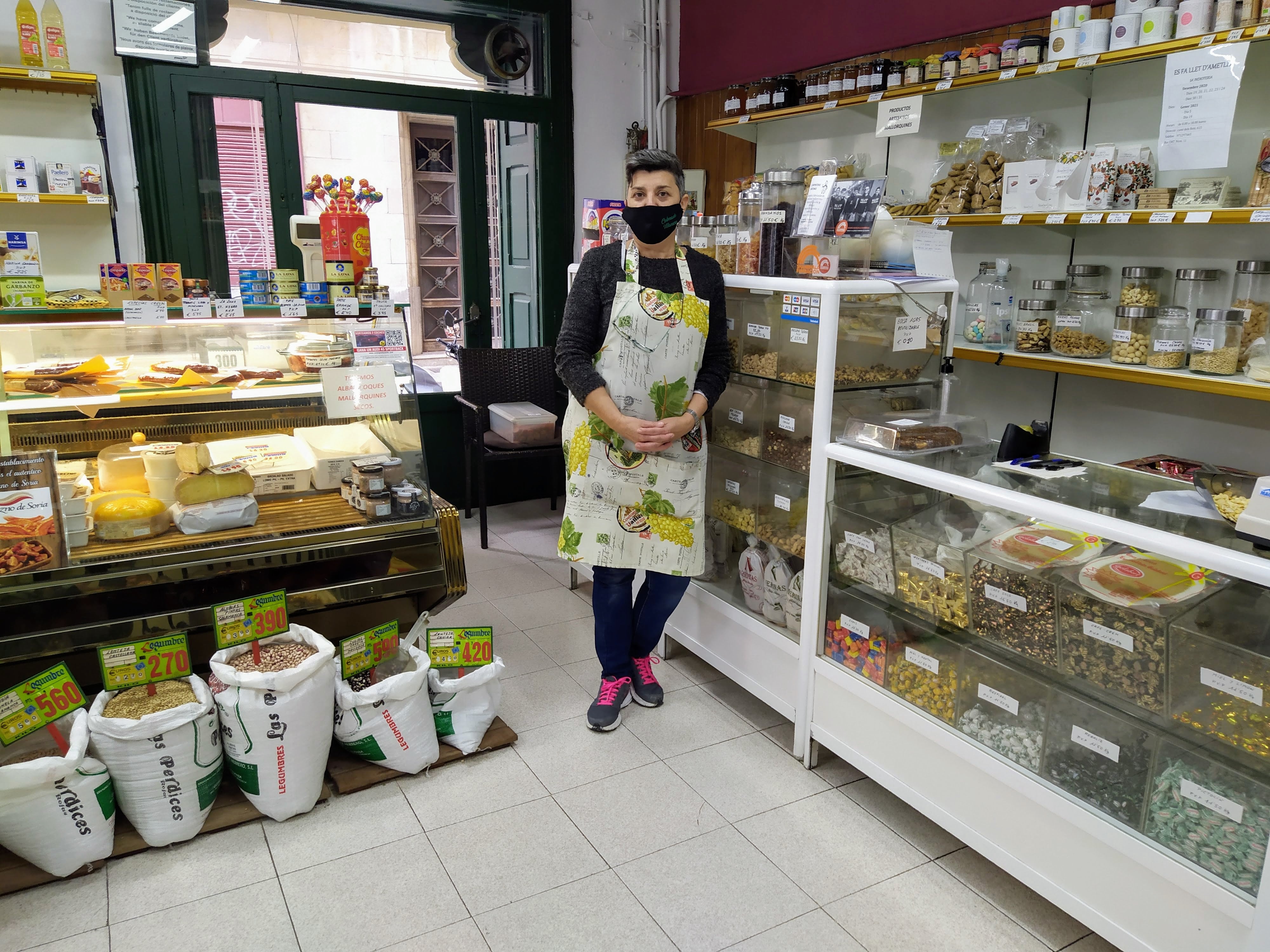 "Me gustaría animar a todos a pasear por el centro de Palma y ayudar al pequeño comercio" "Me gustaría animar a todos a pasear por el centro de Palma y ayudar al pequeño comercio"