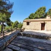 Destaca el aumento del plan para la restauración de zonas degradadas por el vertido incontrolado de residuos, que pasa de 300.000 a 400.000 euros Destaca el aumento del plan para la restauración de zonas degradadas por el vertido incontrolado de residuos, que pasa de 300.000 a 400.000 euros