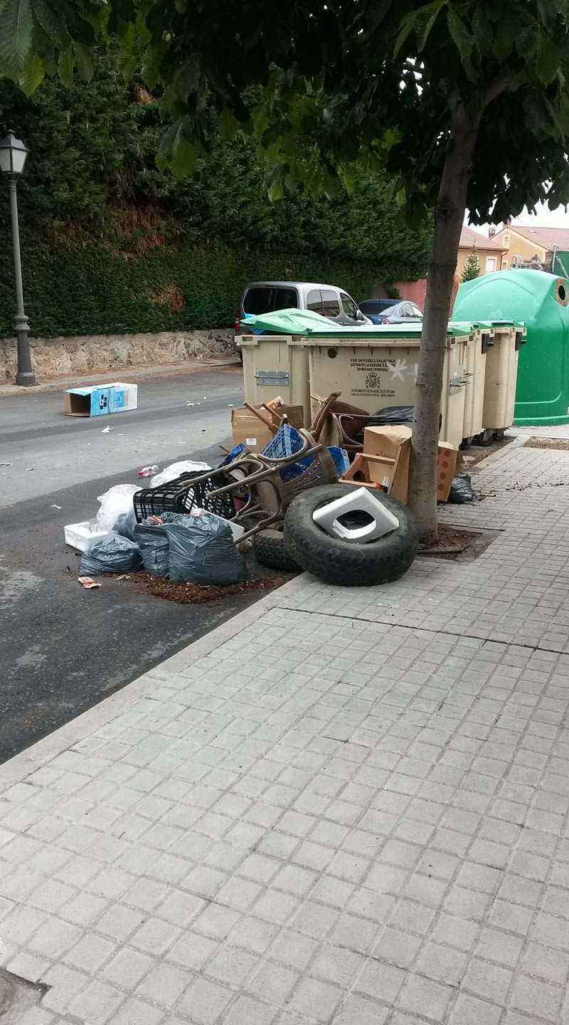 IU pide un estudio para ubicar los contenedores en Palazuelos IU pide un estudio para ubicar los contenedores en Palazuelos
